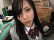 「めっちゃ清楚な女子学生が万引きで捕まって店長にお仕置きされるｗｗ」のキャプチャー画像