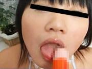 「本物っぽいJC・JKがチンポみたいなのをペロペロしている動画ｗ」のキャプチャー画像