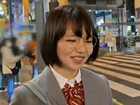 新宿24時間、いまどきの10代女子は制服のままオジサンと交縁？！